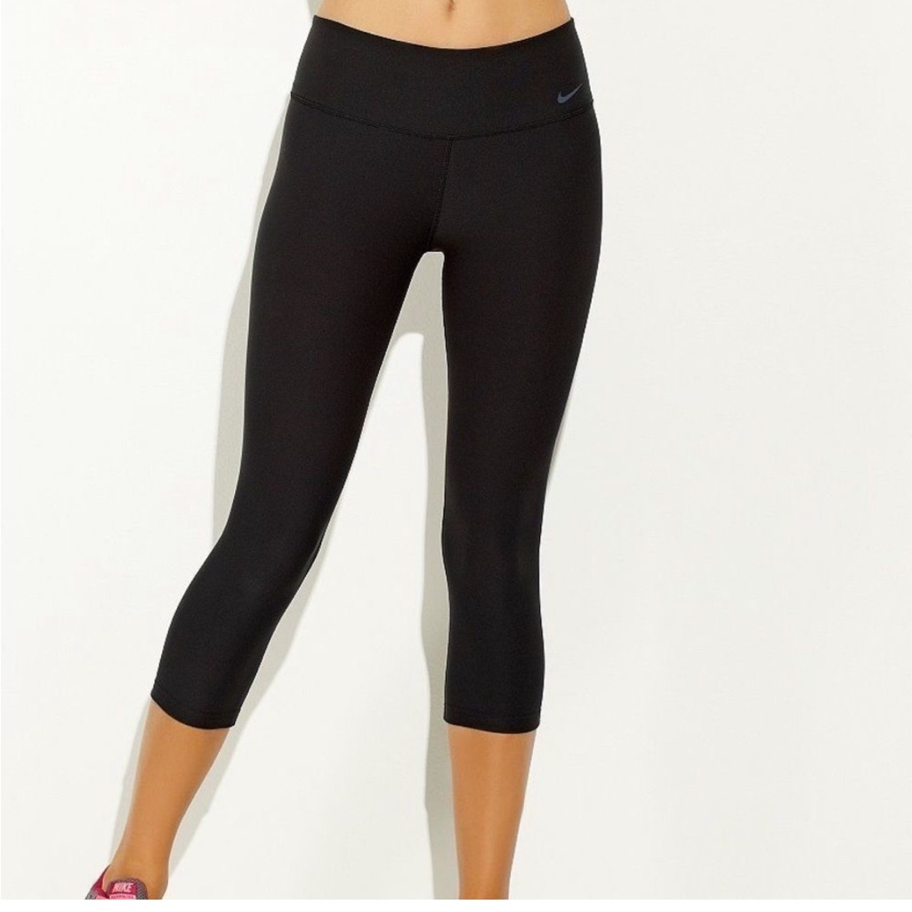 Nike Dri Fit Black Crop Size M
